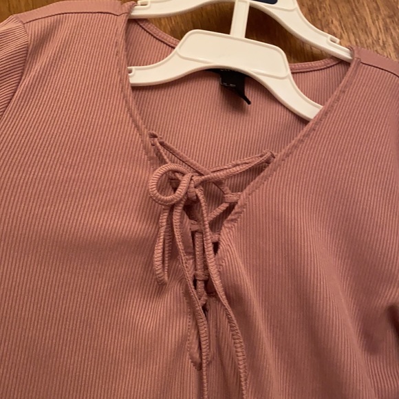 Blush colored body suit, very cute and comfy material - Picture 2 of 3